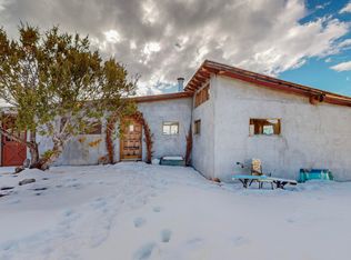271 Vallecitos Rd, Chamisal, NM 87521