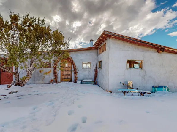 271 Vallecitos Rd, Chamisal, NM 87521