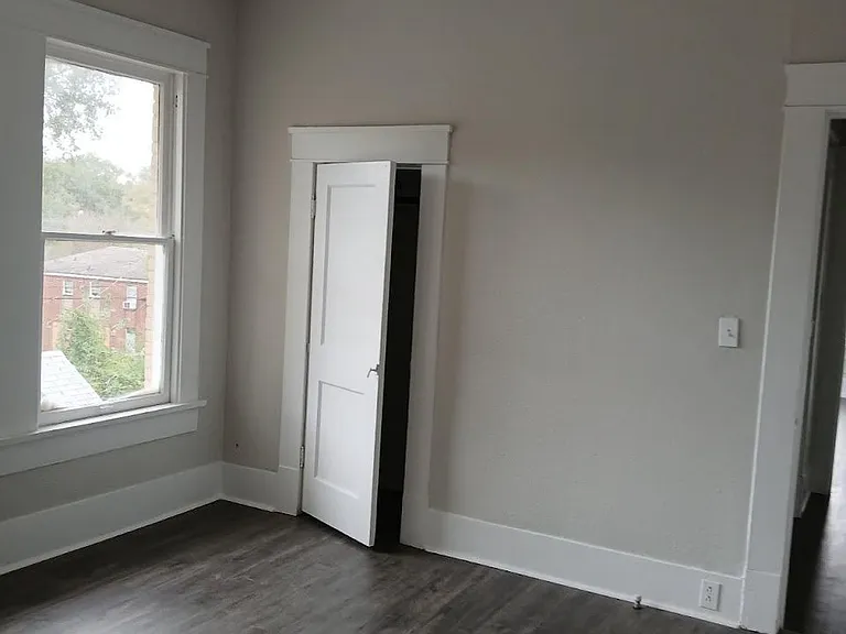 127 E Herndon St #127 — Photo 3