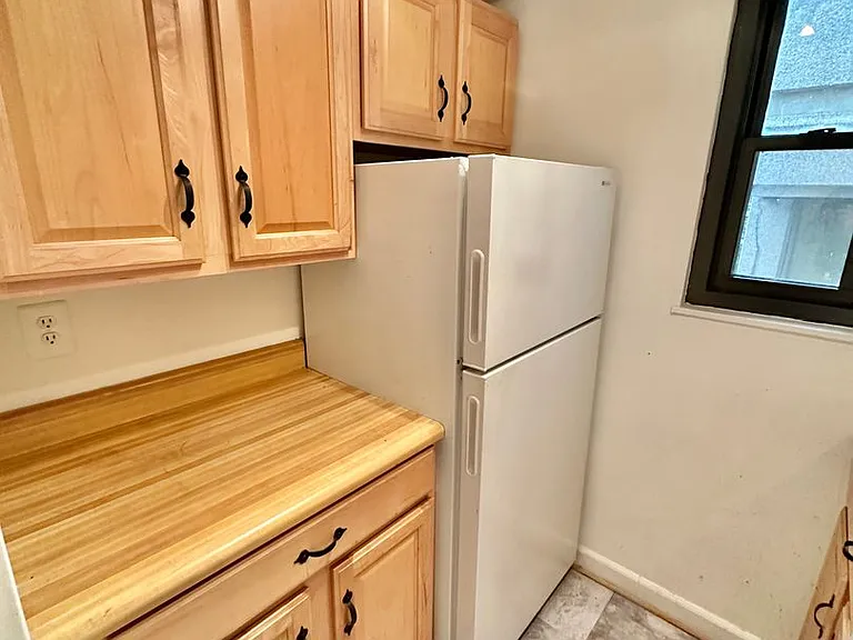 2141 I St NW #402 — Photo 17