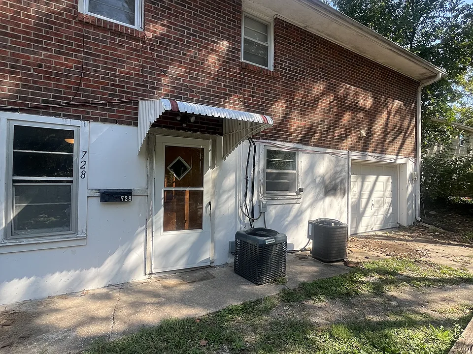 728 E Culton St #3