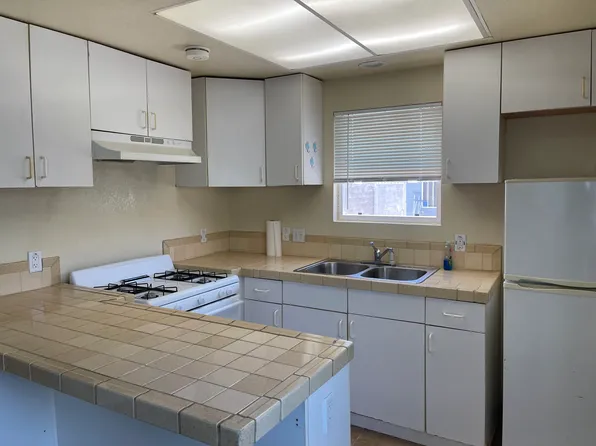 3641 W 135th St, Hawthorne, CA 90250