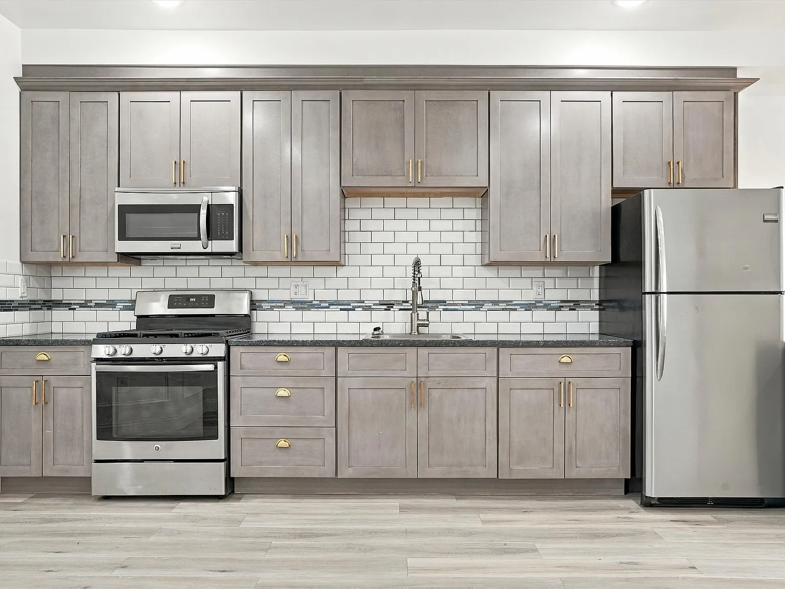 1 bed, 700 sqft, $1,945 — Photo 4