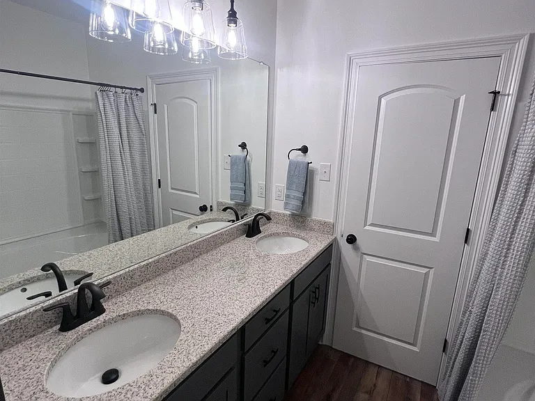 8028 Pine Valley Dr — Photo 10