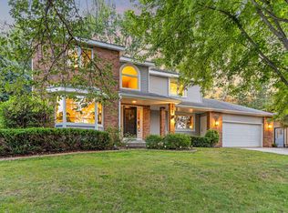 908 Cobb Rd, Shoreview, MN 55126