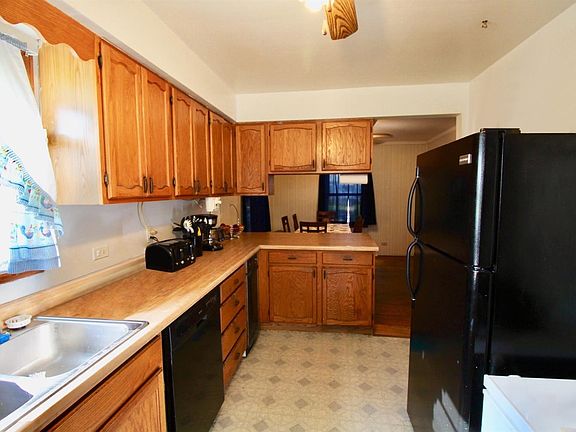 3rd image of 3040 Crane Pl