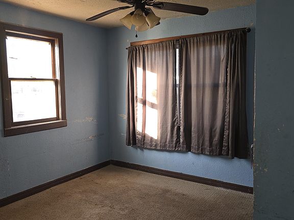 3rd image of 214 N 11th Ave