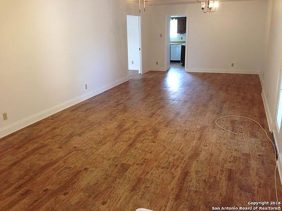 2nd image of 327 Edgehill Dr