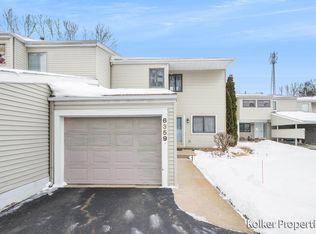 6359 Wainscot Dr SE, Grand Rapids, MI 49546