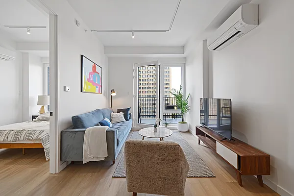 Rented by Carroll Development Leasing LLC | media 4