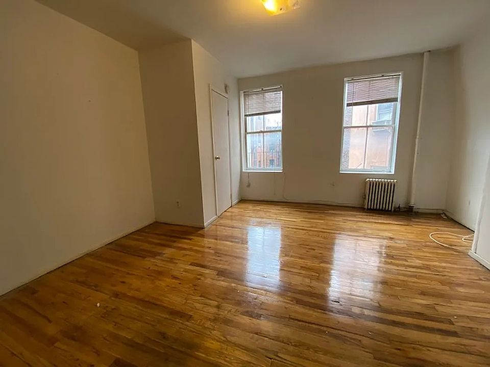 2nd image of 93 1/2 E 7th St #3R