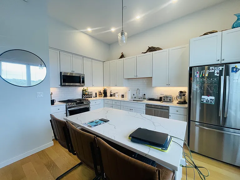 385 Pleasant St #18 — Photo 2
