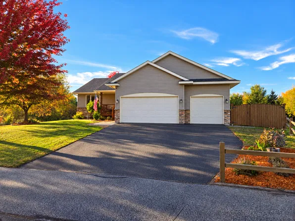 31758 Newport Curv, Lindstrom, MN 55045