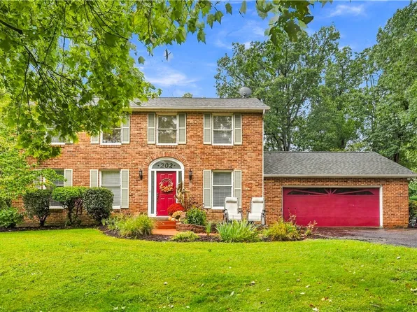 202 Brookside Dr, Baden, PA 15005