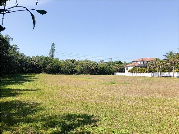3rd image of 4965 Ocean Blvd