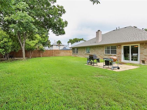 3rd image of 2409 Covington Dr