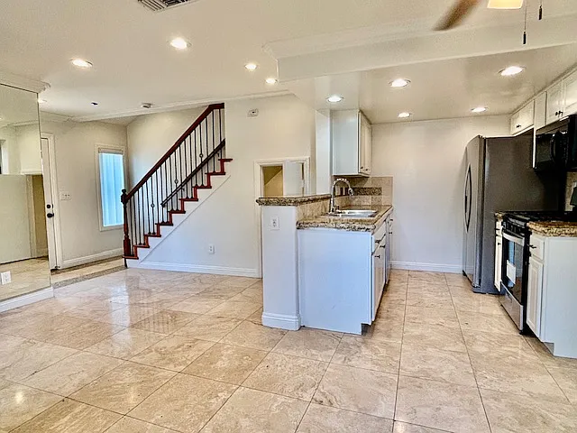685 W 18th St #1 — Photo 9