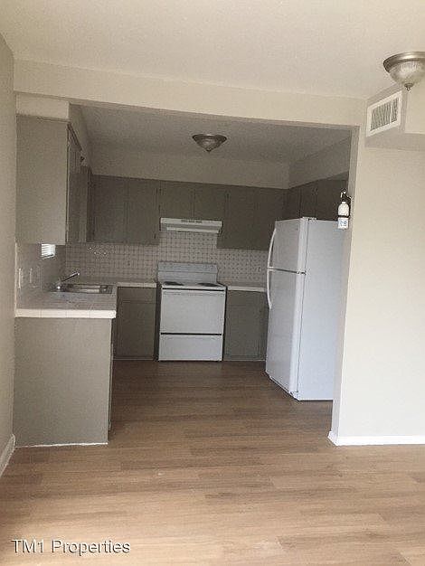 2nd image of 5141 Green Park Dr APT 1