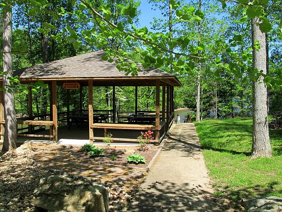 3rd image of 111 Echota Dr