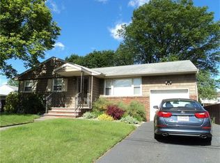 9 S Oak Ave, Fords, NJ 08863