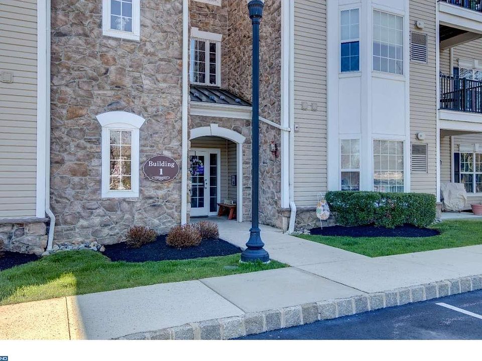 1st image of 124 Creekside Dr Unit 8