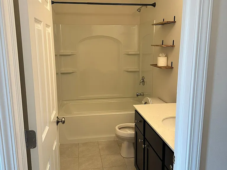 1601 Albany St — Photo 18