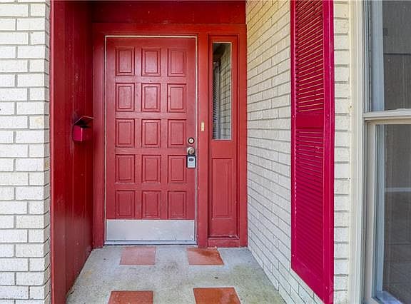 2nd image of 301 Vanessa Ave