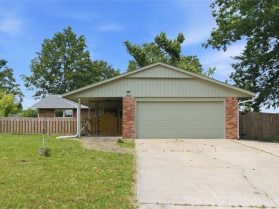 2nd image of 504 S 11th Pl