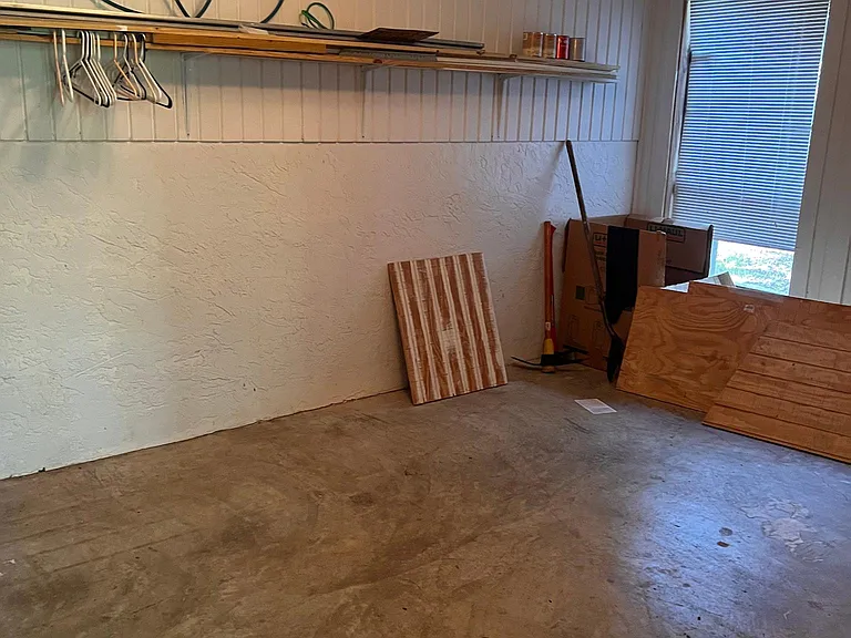 4311 NW 30th Ter — Photo 10