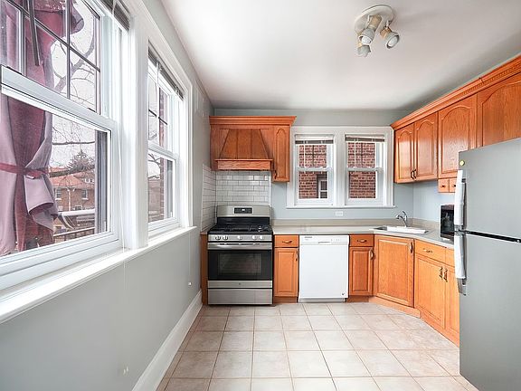 5th image of 6126 Fieldston Rd