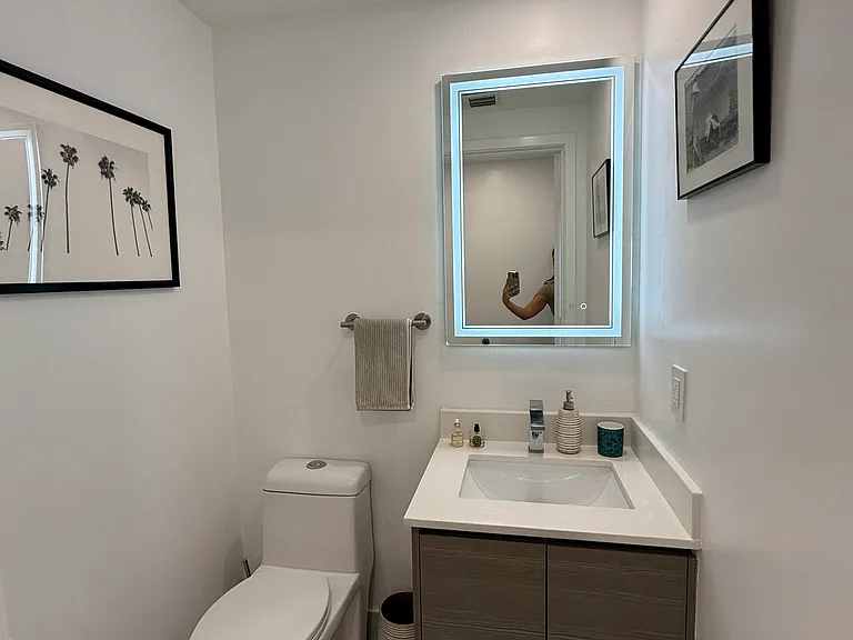 460 NE 28th St #3702 — Photo 11