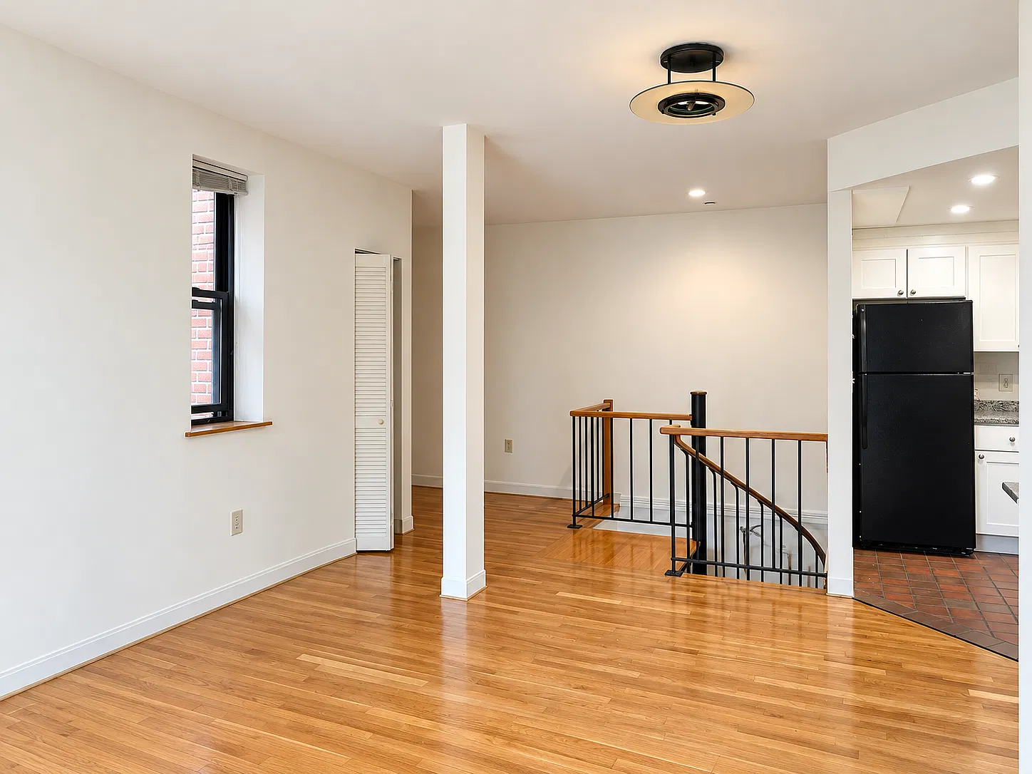 90 Gainsborough St — Photo 2