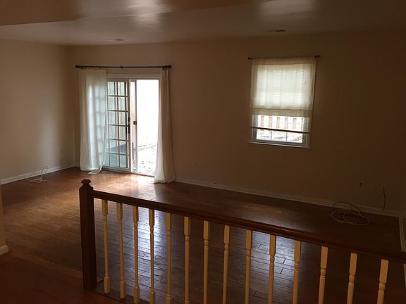 3rd image of 2805 Wellesley Ct