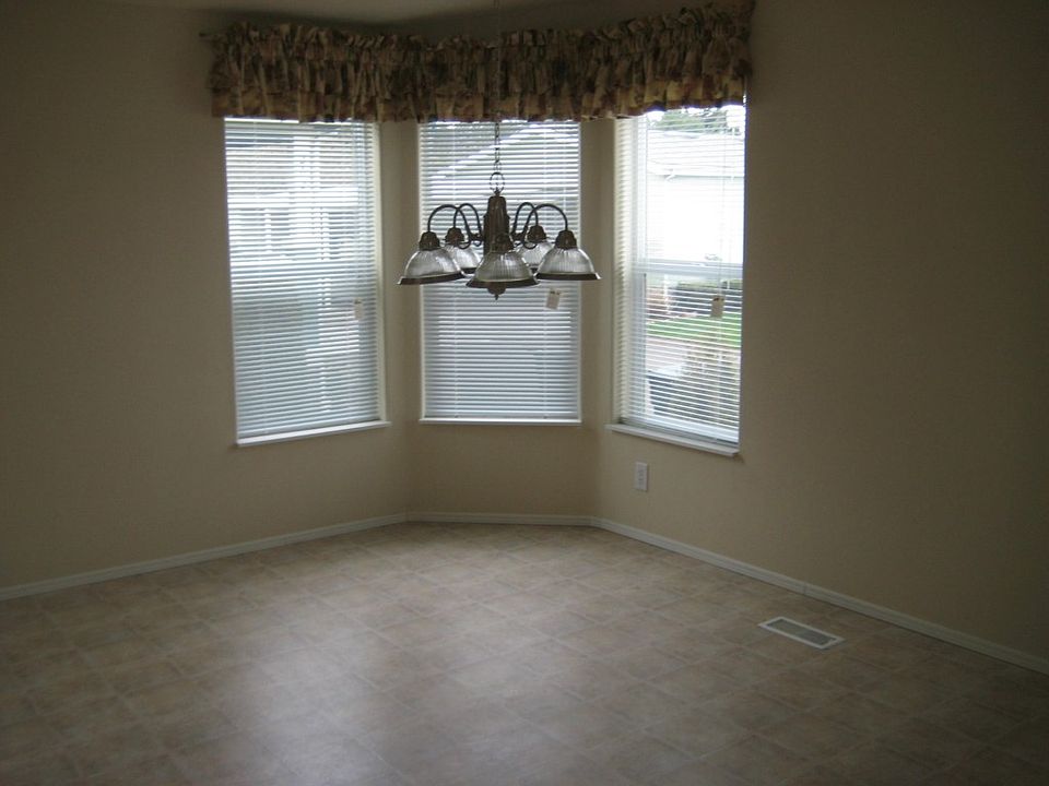 2nd image of 2007 95th Street Ct E