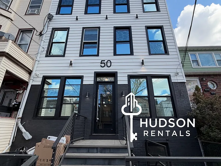 52 Grace St #3L — Photo 10