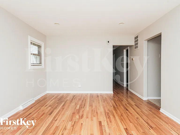 7744 Lotus Ave — Photo 9