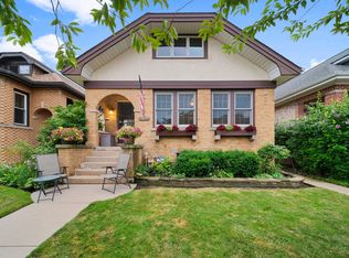 2617 W Lunt Ave, Chicago, IL 60645