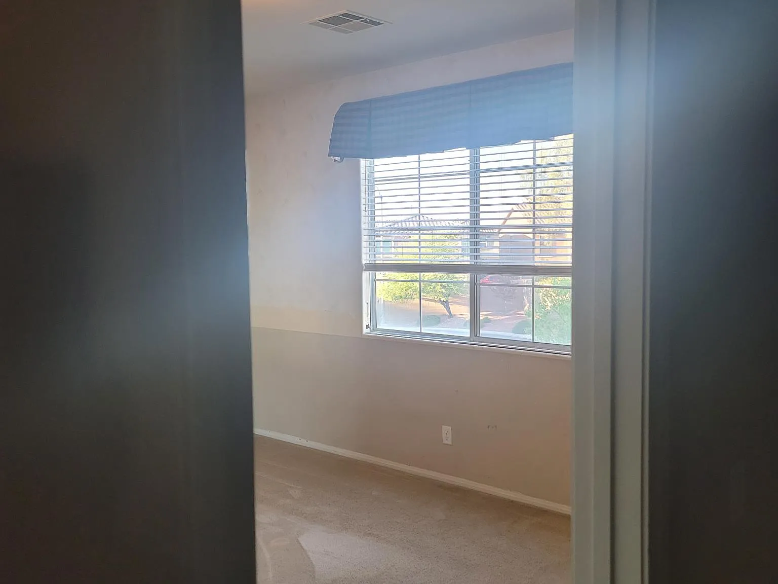 5 bed, 3134 sqft, $685 — Photo 2