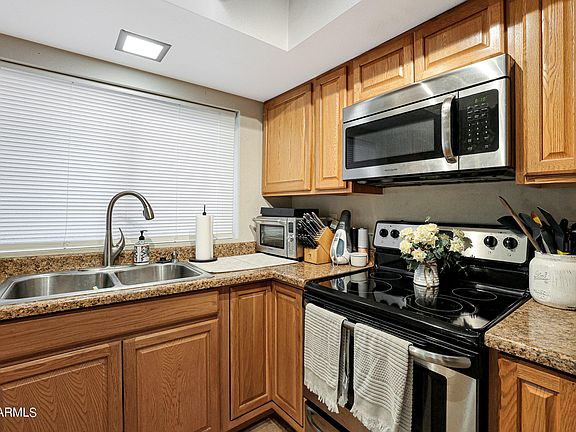 5th image of 19427 N 21ST Drive