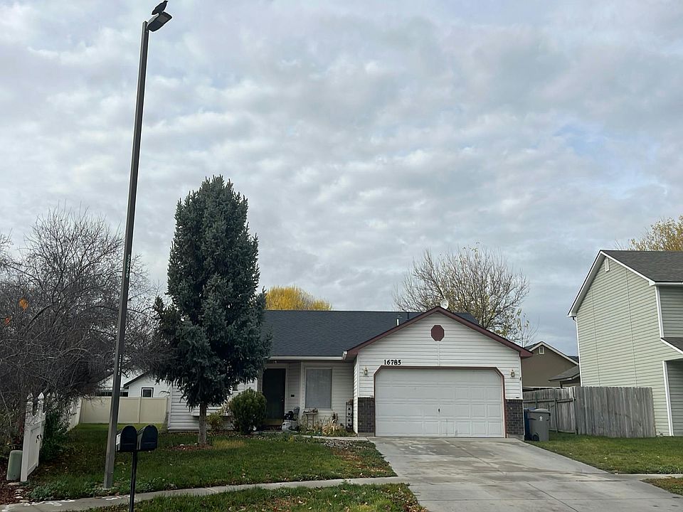1st image of 16785 N Wessex Ln