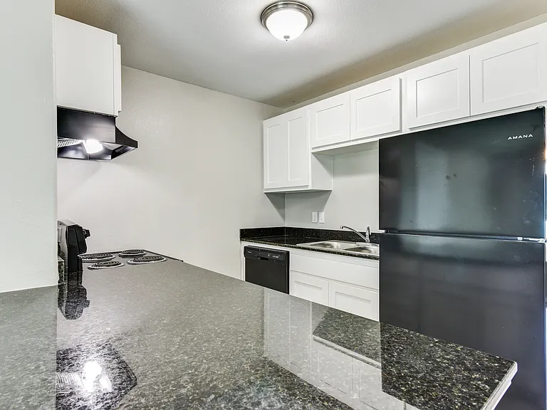 Bay Shore Apartments — Photo 34
