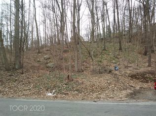 52 E Shore Dr, Vernon, NJ 07462