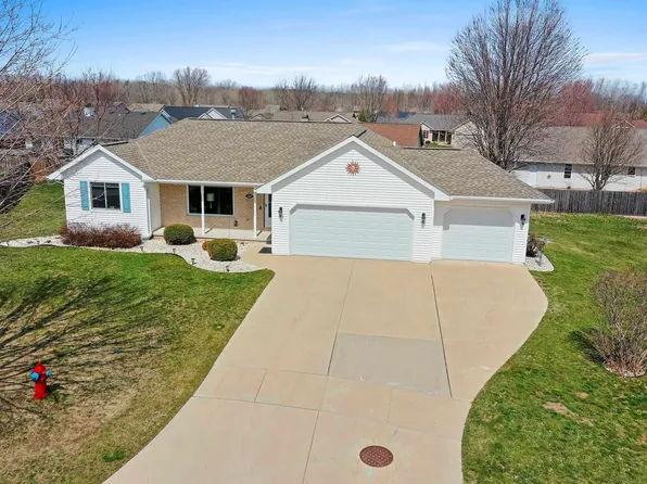 1511 Keystone Ct, Green Bay, WI 54313