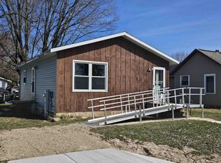 314 Factory St, Manawa, WI 54949