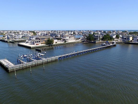 Views of AC to Causeway!