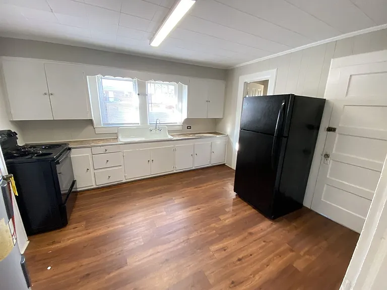 209.5 E Ridge Ave — Photo 8