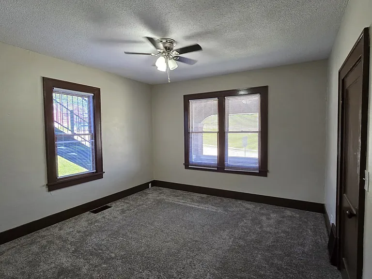 927 W High St #A — Photo 11