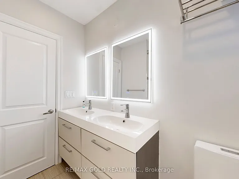 189 Kingsview Blvd — Photo 32