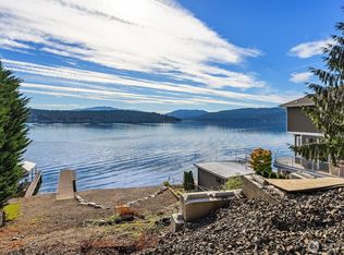 672 W Lake Sammamish Parkway NE, Bellevue, WA 98008