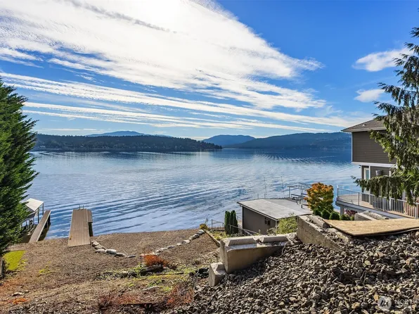 672 W Lake Sammamish Parkway NE, Bellevue, WA 98008